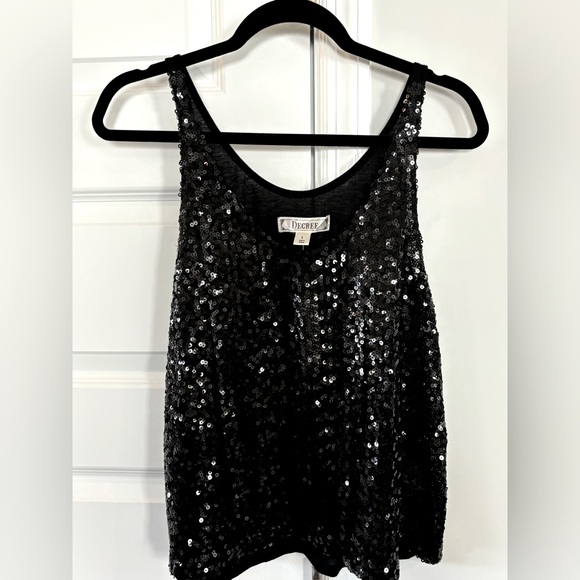Decree Large dressy cotton black sequin front/cotton back tank - Picture 1 of 3